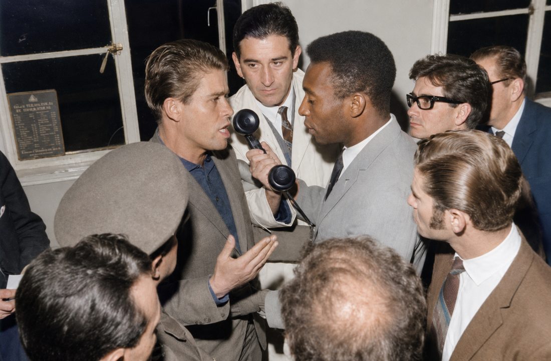 Pelé al teléfono en la Comisaría del norte, madrugada del 18 de julio de 1968
