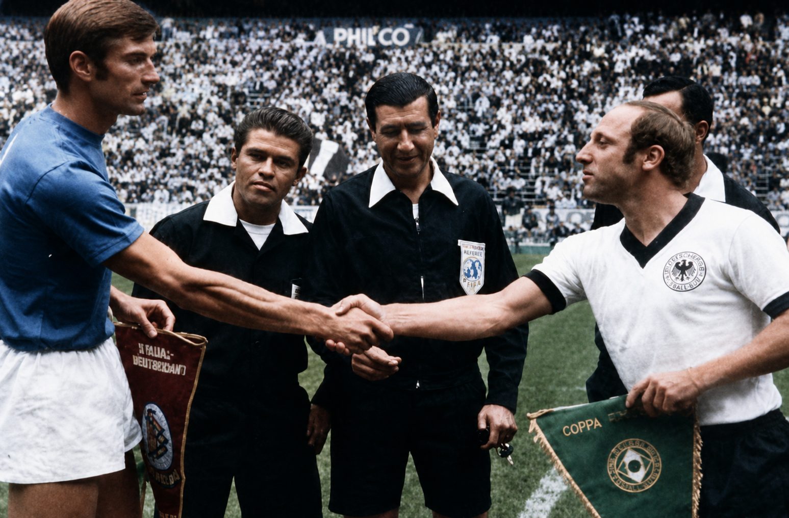 Capitanes y árbitros antes del partido, Mundial de México 1970
